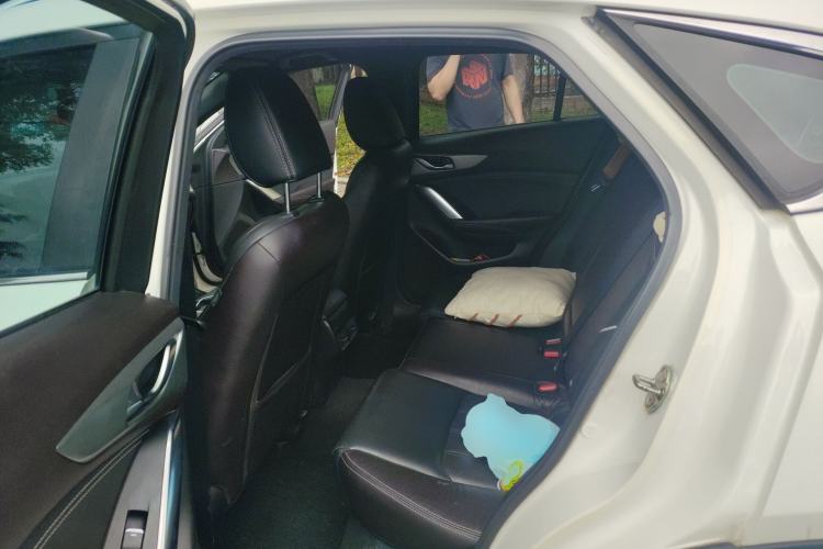 Used Mazda CX-4 2018 2.0L Automatic Two-Wheel Drive Blue Sky Premium Upgrade Version China VI Standard Left Rear Seat