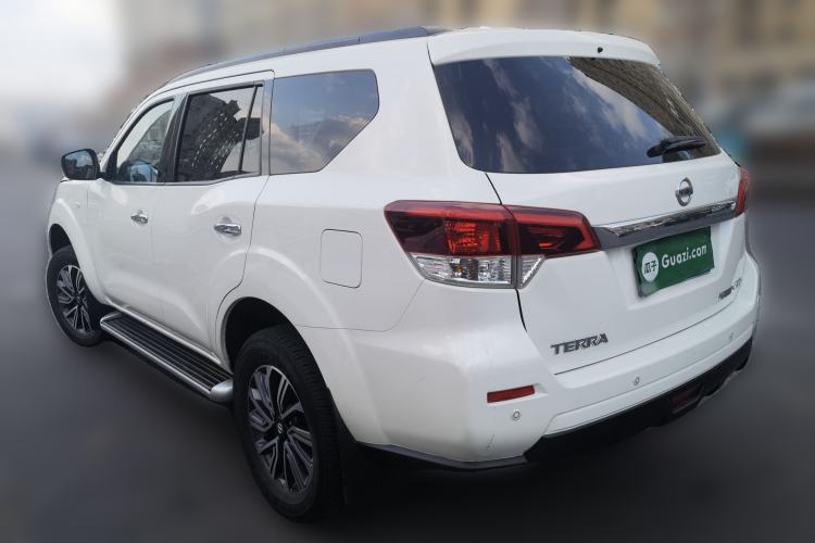 Used Nissan Terra 2018 2.5L Automatic 4x4 Luxury Edition
