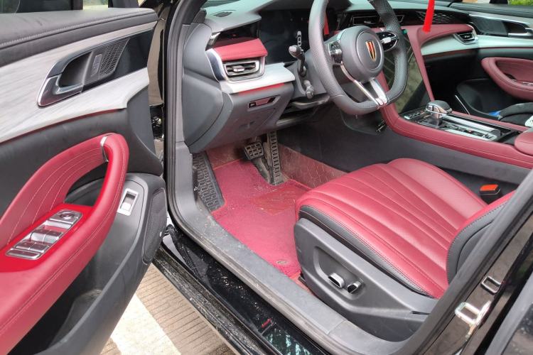 Used Hongqi H5 2025 2.0T Automatic Xuan Ying Edition Interior 3