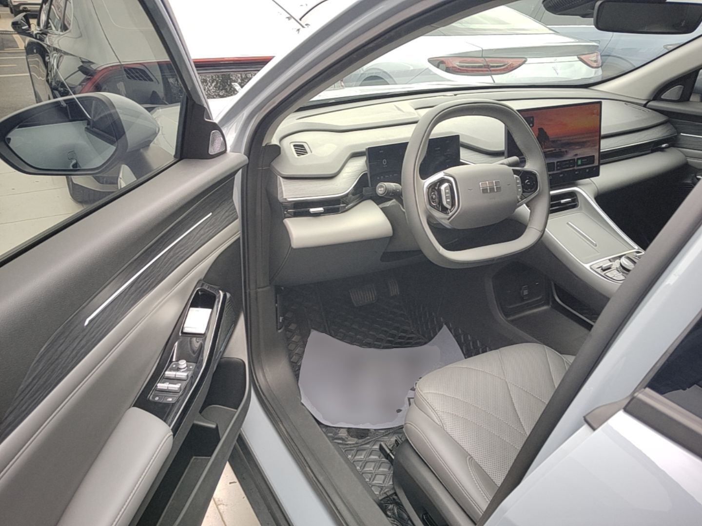 Geely Galaxy L6 2025 EM-i 140km Explorer+ Edition — снимка 18