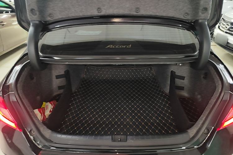 Used Honda Accord 2018 260TURBO Luxury Edition China VI Trunk