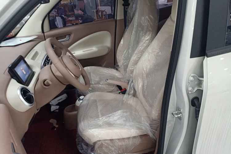 Used Wuling Hongguang MINIEV 2025 Four-Door Version Advanced Edition Left Front Seat