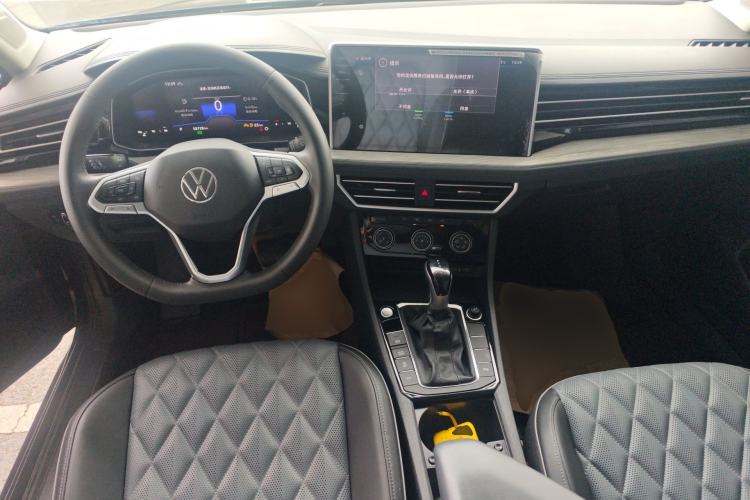 Used Volkswagen Sagitar 2023 300TSI DSG Excellence Edition Center Console