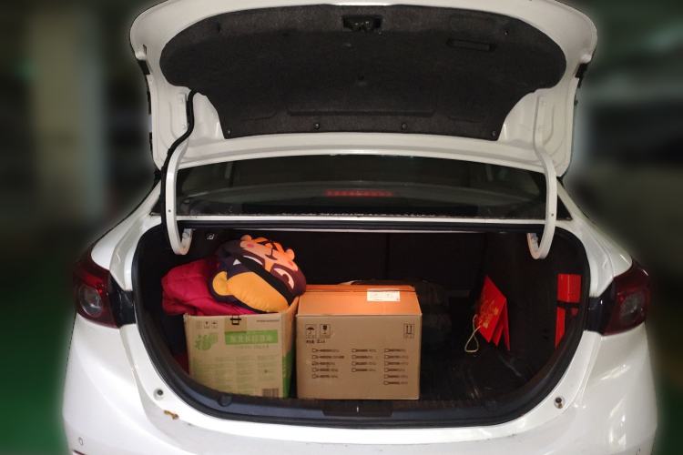 Used Mazda 3 Axela 2017 Sedan 1.5L Automatic Luxury Model Emission Standard China V
