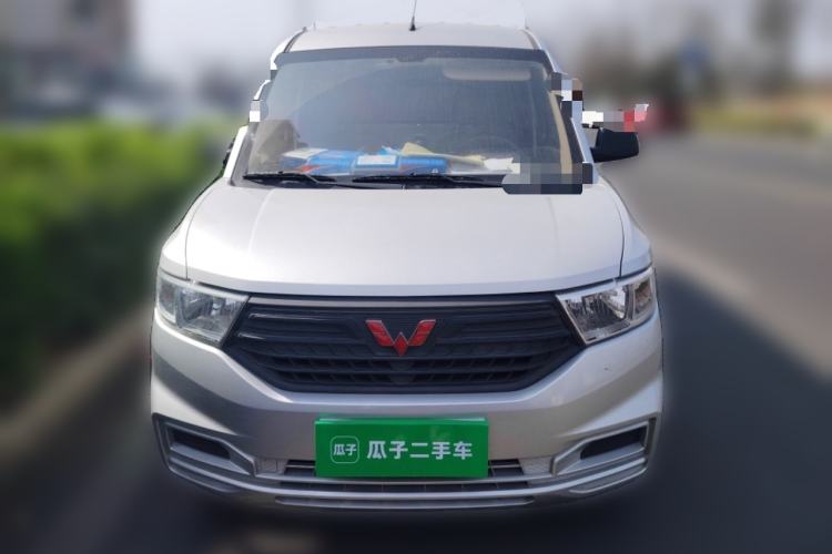 Used Wuling Hongguang V 2022 1.5L Jingqu Edition Enclosed-Window Vehicle with Hydraulic Power Steering LAR
