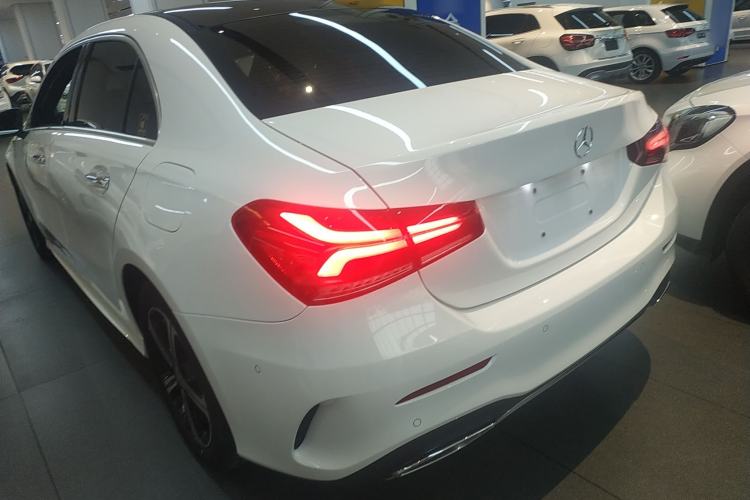 Used Mercedes-Benz A-Class 2022 Revised Version A 200 L Sport Sedan Fashionable Style
