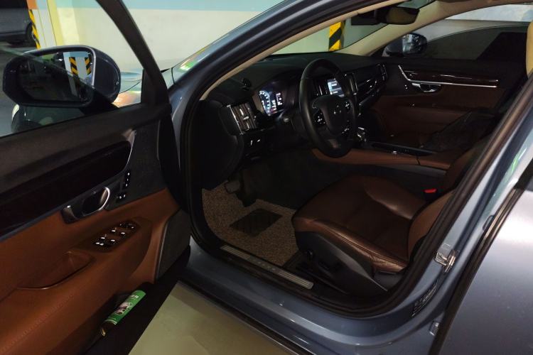 Used Volvo S90 2017 T4 Zhiyuan Edition
