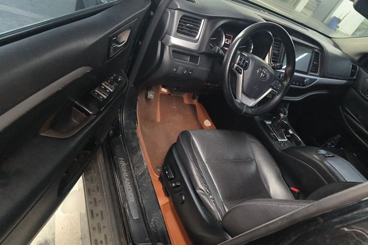 Used Toyota Highlander 2018 2.0T Four-Wheel Drive Luxury Edition 7 Seats China V Emission Standard
