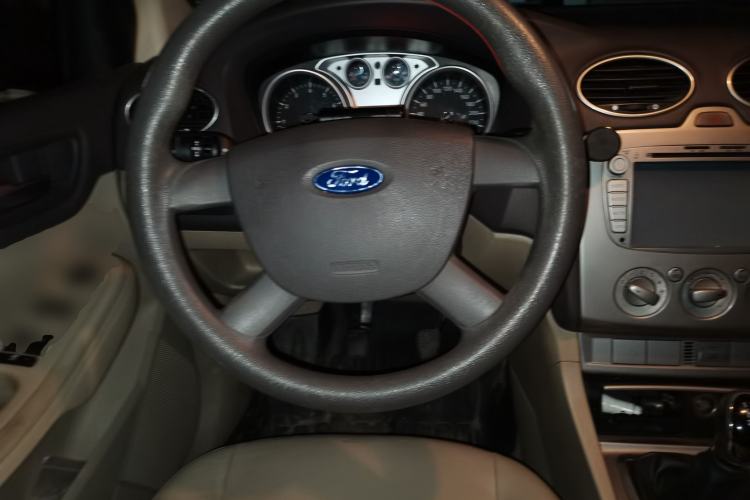Used Ford Focus 2011 Sedan 1.8L Manual Comfort Model
