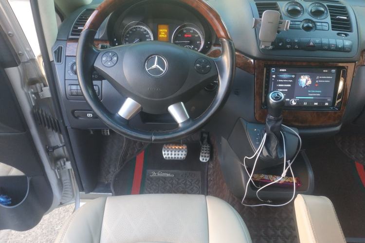 Used Mercedes-Benz Viano 2011 3.5L 125th Anniversary Edition 6 Seats Steering Wheel