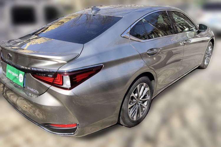 Used Lexus ES 2022 300h Excellence Edition

