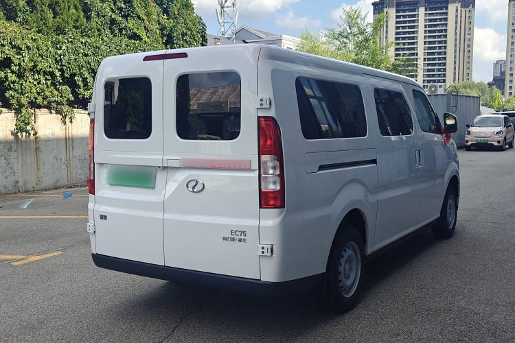 Used Ruichi EC75 2025 Model Passenger Vehicle Smart Driving Ultra-Charging Edition, Pioneer Type I, 52.16 kWh