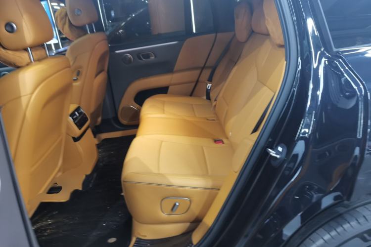 Used Li Auto Li Auto i6 2025 Model Four-Wheel-Drive Standard Type
