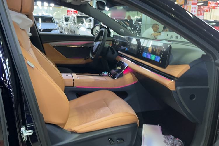 Used VOYAH PASSION 2024 PHEV Four-Wheel Drive Ultra-Long Range Flagship Model