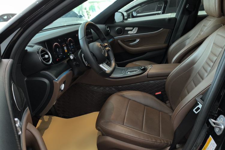 Used Mercedes-Benz E-Class New Energy 2022 Restyled E 350 e L Plug-in Hybrid Sports Sedan Left Front Seat