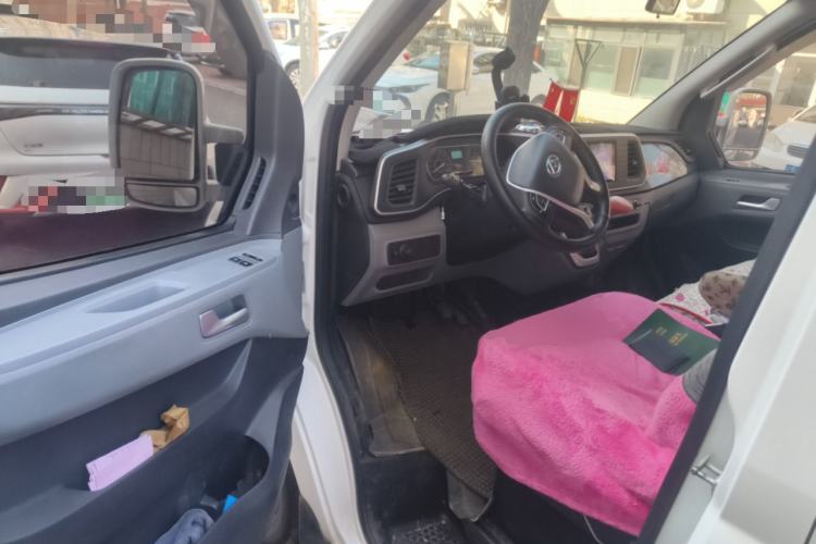 Used SAIC MAXUS Xintu V80 2020 2.0T AMT PLUS City Edition Short Wheelbase Ultra-Low Roof 5/6-Seater Driver Seat