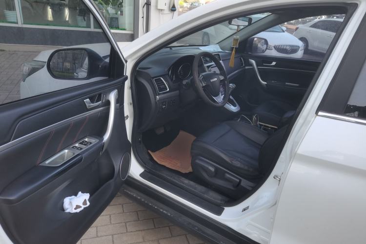 Used Haval M6 2019 1.5T DCT Two-Wheel Drive Value Edition China VI Standard Driver Seat