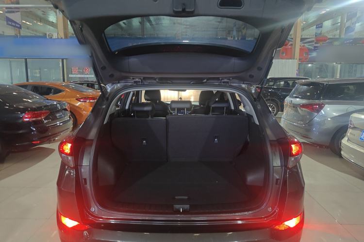 Used Hyundai Tucson 2018 1.6T Dual-Clutch Two-Wheel Drive 15th Anniversary Special Edition Trunk