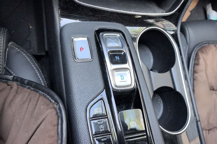 Used Hyundai Santa Fe 2020 380 TGDi Automatic Two-Wheel Drive GLS Luxury Edition Gear Lever