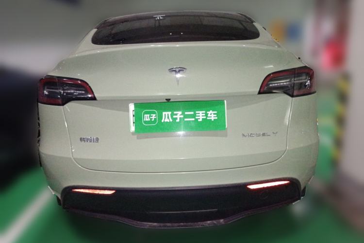 Used Tesla Model Y 2022 Long-Range All-Wheel-Drive Version