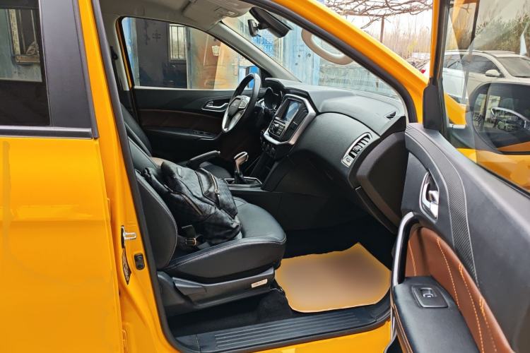 Used JMC Yuhu EV 2022 4x2 LX JX1032PSEF5BEV Right Front Seat