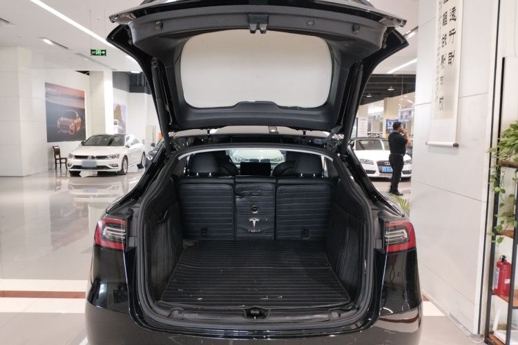 Used Tesla Model Y 2023 Long-Range All-Wheel-Drive Version