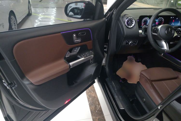 Used Mercedes-Benz GLB 2024 Refresh GLB 220 Fashion Edition Driver Seat