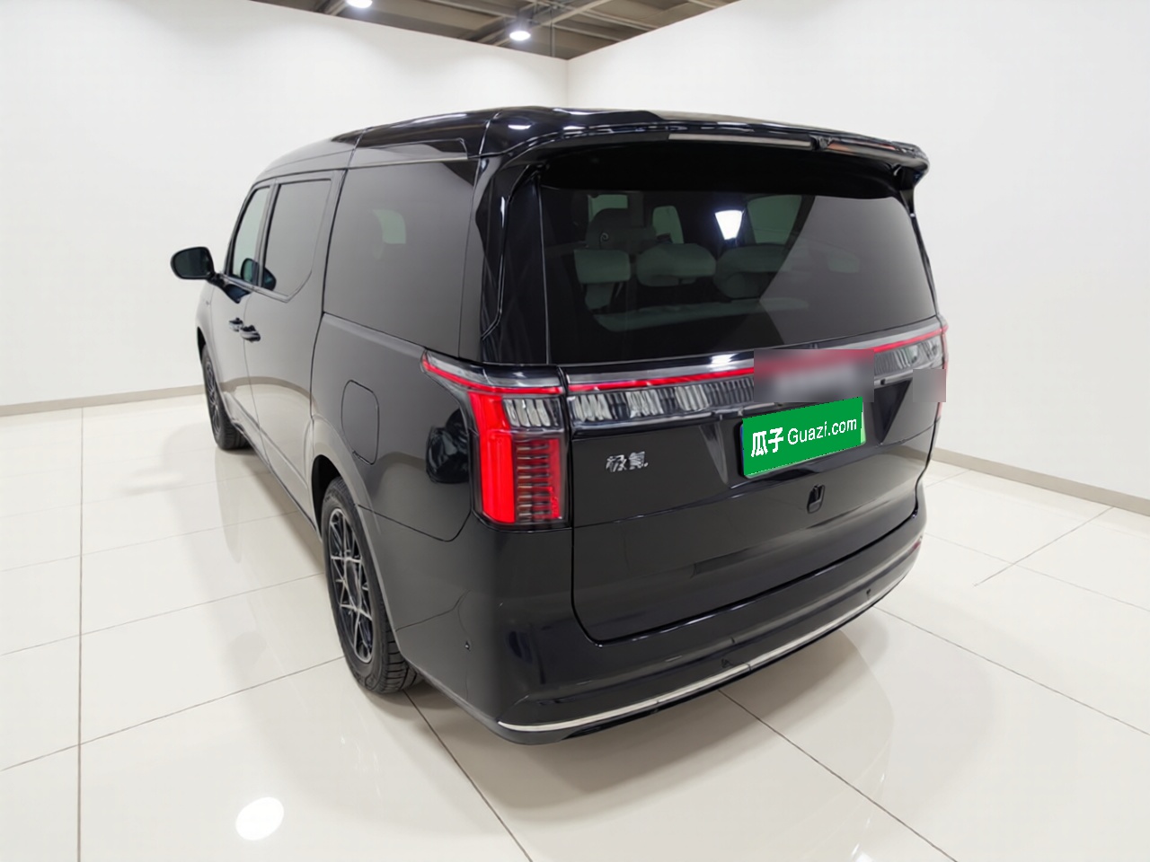 Zeekr 009 2024 7-Seater Walk-Through Version Four-Wheel Drive 108 kWh — снимка 4