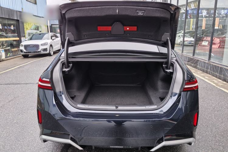 Used BMW 5 Series 2025 525Li M Sport Package