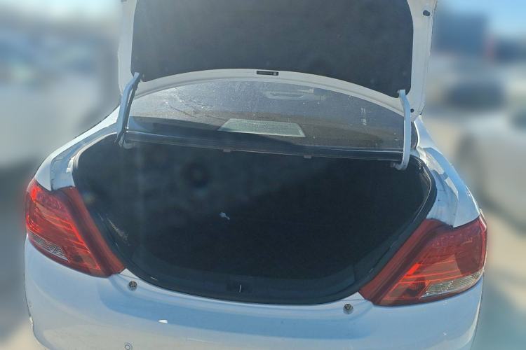 Used BYD e5 2018 450 Smart Connect Deluxe Edition
