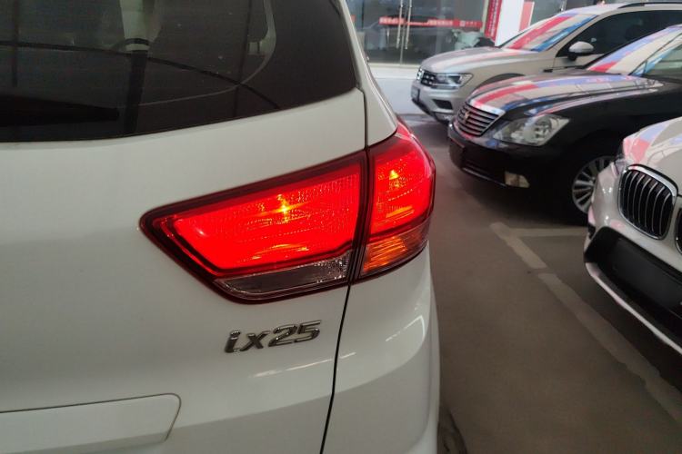 Used Hyundai ix25 2017 1.6L Automatic Smart Version
