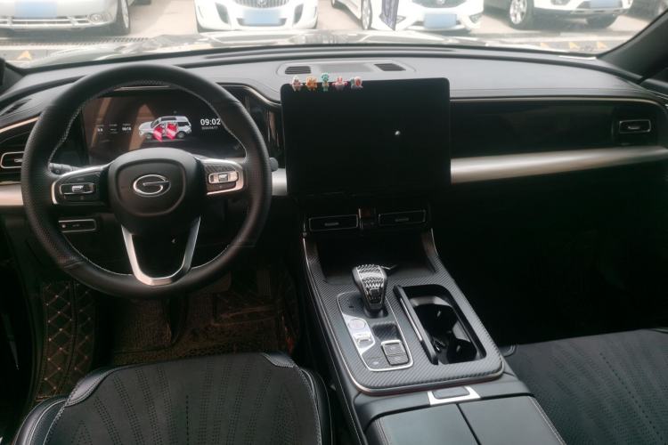 Used GAC Trumpchi GS8 2022 Linghang Series 2.0 TGDI Two-Wheel-Drive Luxury Smart Connectivity Version (7 Seats) Center Console