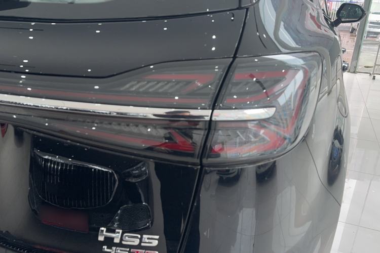 Used Hongqi HS5 2025 2.0T Two-Wheel Drive 600 000-Vehicle Commemorative Edition
