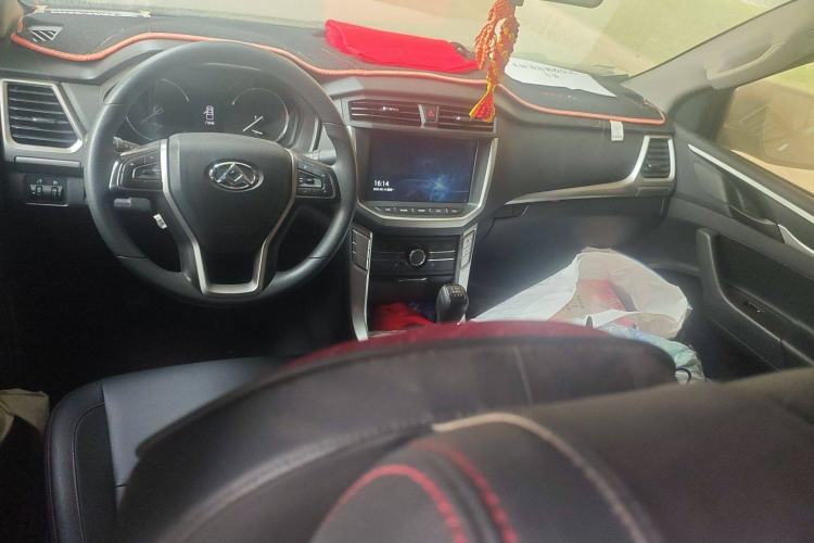 Used SAIC MAXUS T60 2017 2.4L Gasoline Manual Two-Wheel Drive High-Ride Elite Standard Van