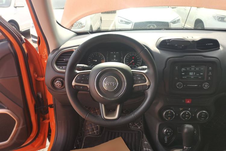 Used Jeep Renegade 2017 180TS Automatic Four-Wheel Drive Superior Edition
