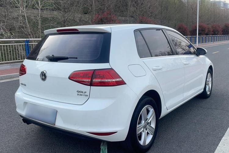 Used Volkswagen Golf 2016 230TSI Automatic Comfort Version
