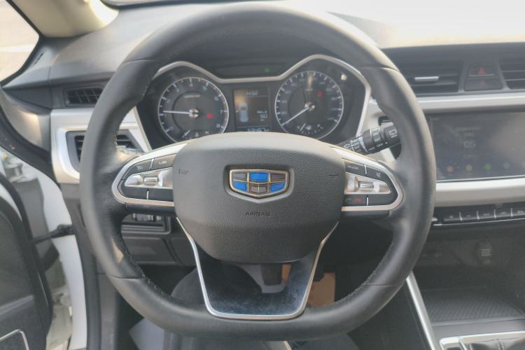 Used Geely Auto Vision X3 2019 Upgraded Model 1.5L Manual Elite Version
