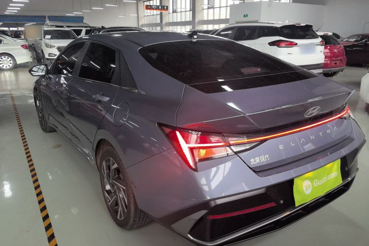 Used Hyundai Elantra 2023 1.5L CVT LUX Prestige Edition
