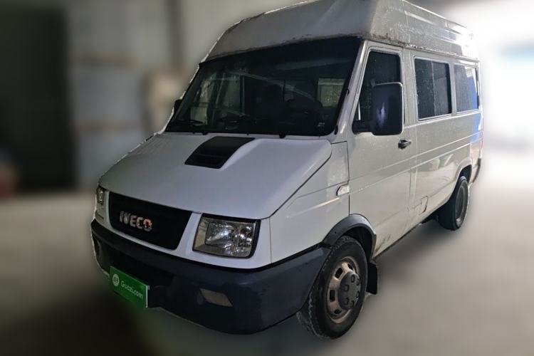 Used Iveco Daily 2017 2.5T A35 Passenger Van 5-7 Seats Model 47Z5
