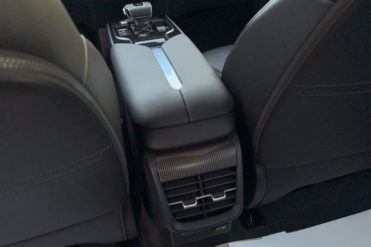 Used Hongqi E-QM5 2021 Charging Version Flagship Edition Interior 2