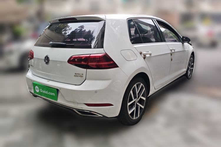 Used Volkswagen Golf 2018 230TSI Automatic Luxury Version Rear Right 45 Deg