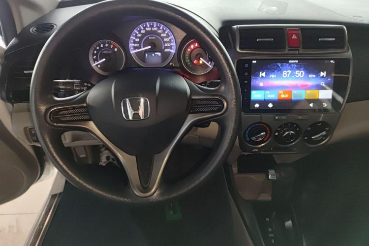 Used Honda City Classic 2012 1.5L Automatic Elite Edition Center Console