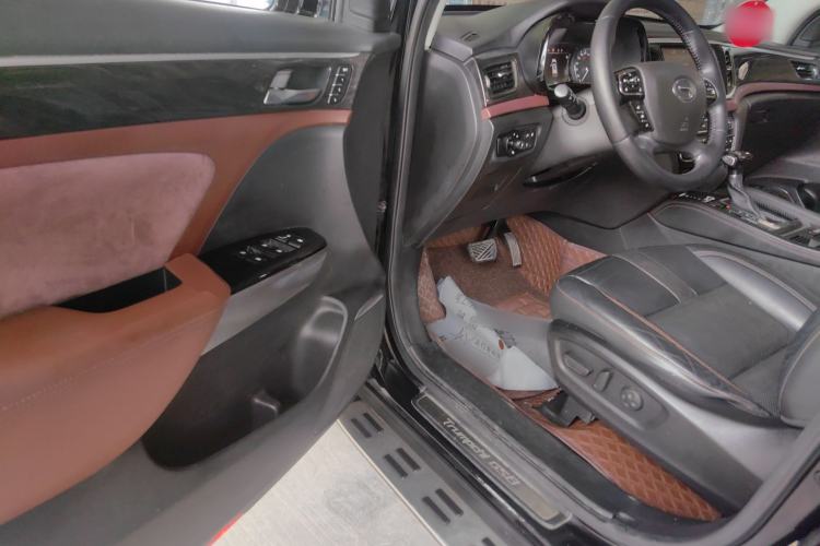 Used GAC Trumpchi GS8 2017 320T Two-Wheel Drive Luxury Smart Connectivity Version (7 Seats)