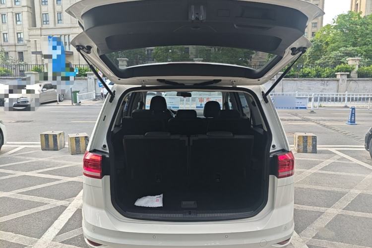 Used Volkswagen Touran 2021 Volkswagen Touran L 280TSI DSG Style Edition 7 Seats
