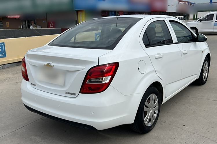 Used Chevrolet Aveo Sonic 2014 Sedan 1.4SL AT Stylish Sunroof Edition