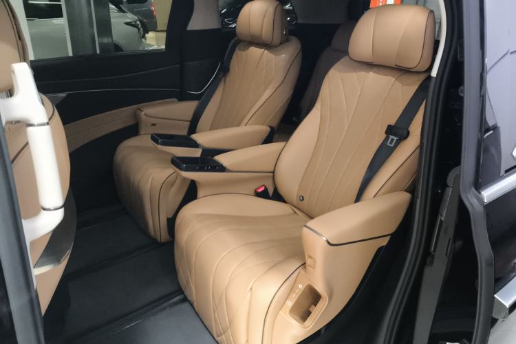 Used Denza D9 2024 DM-i 1050 Luxury Model Left Rear Seat