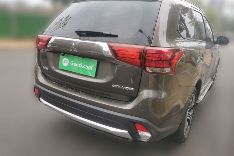 Used Mitsubishi Outlander 2018 2.0L Two-Wheel-Drive Jiale Edition 7-Seater