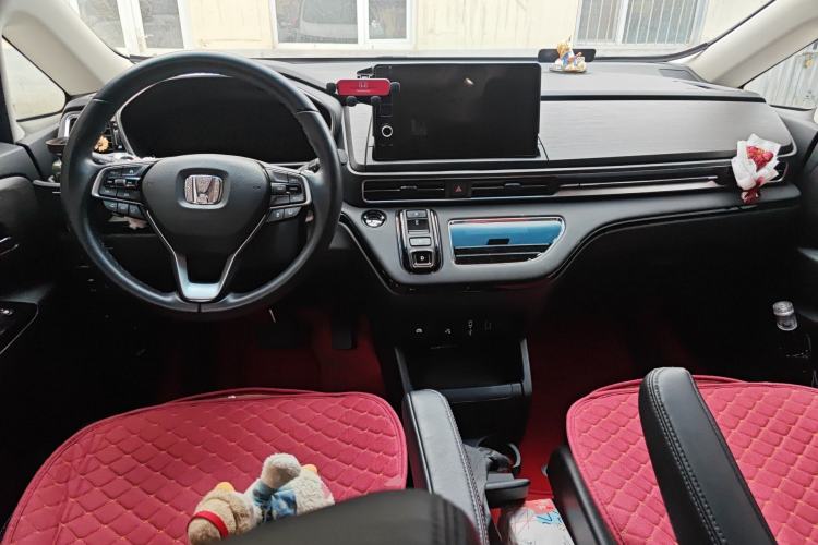 Used Honda Elysion 2022 2.0L eHEV Luxury First Edition Center Console