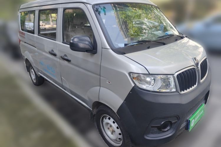 Used Jinbei Hiace X30 2023 1.5L Super-Comfortable Passenger Van 5/6/7-Seater Non-Air-Conditioned Version Model SWC15M Front Right 45 Deg