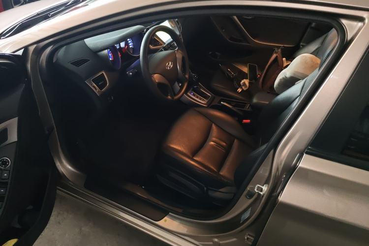 Used Hyundai Elantra (5th Generation / Langdong) 2015 1.6L Automatic Fashion Model